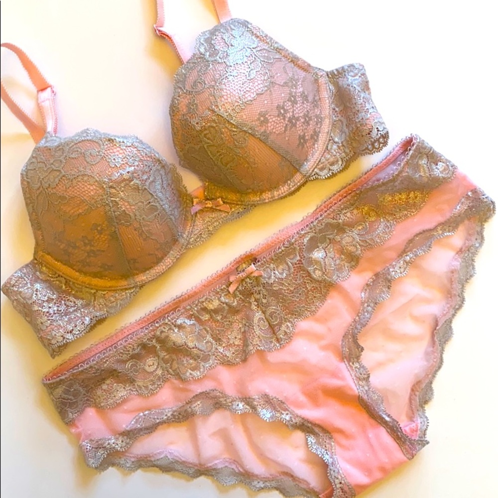 Victoria’s Secret Dream Angels Push Up Bra Silver